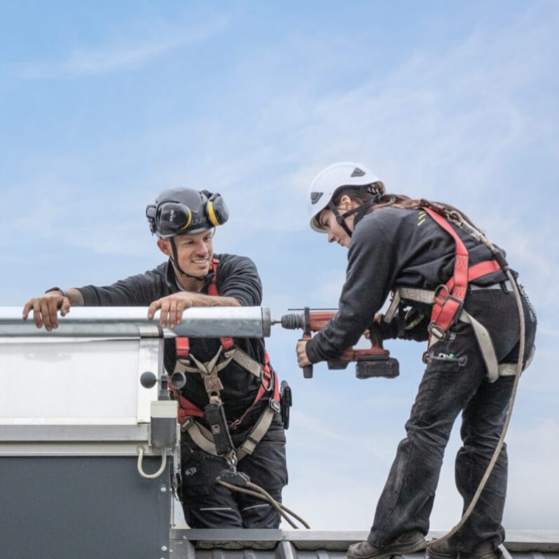 verschiedene-dacharbeiten-dachdeckerei-holzbau-blechnerei-796x1024